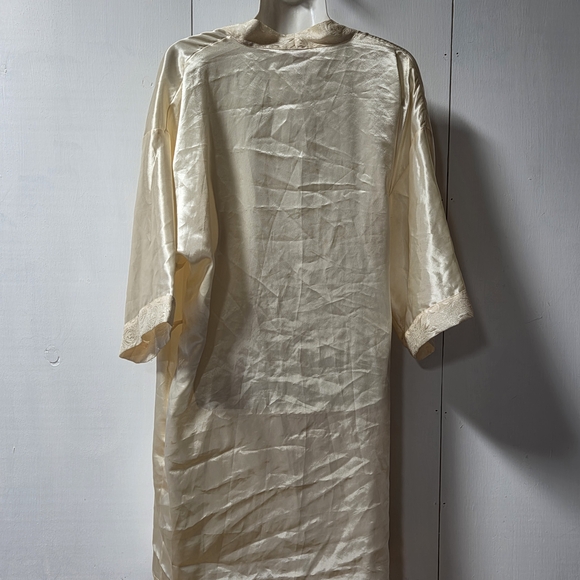 Cream Satin Longe Robe - Picture 3 of 6